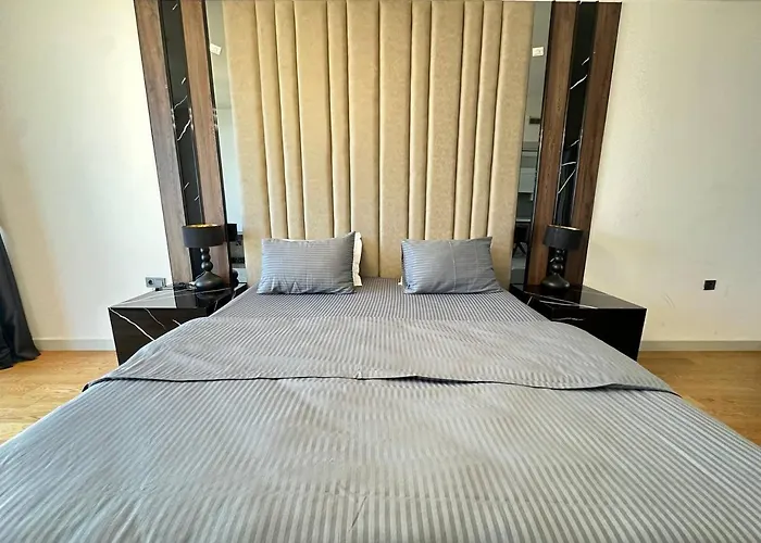 Stunning Skyview Luxury Floor In High Floor 公寓 伊斯坦布尔