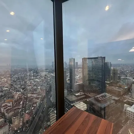 Stunning Skyview Luxury Floor 40