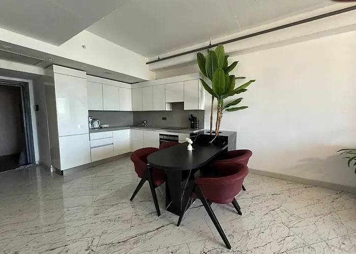 דירה Stunning Skyview Luxury Floor In High Floor איסטמבול