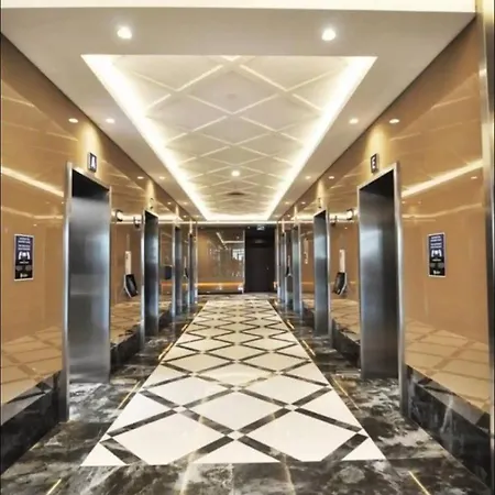 شقة Stunning Skyview Luxury Floor In High Floor *